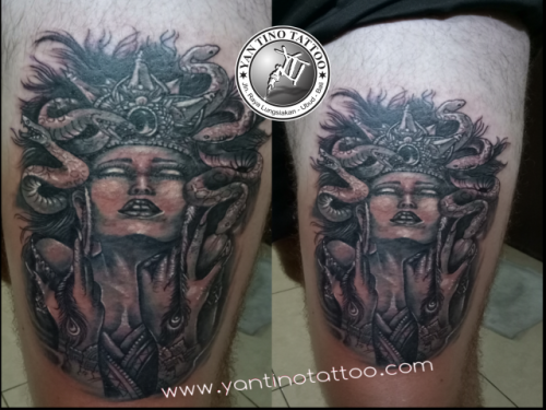 madusha-tattoo-women-snek-tattoo-bali-realistic-kuta-sanur-yantino-balinesia-blackgrey-amazing