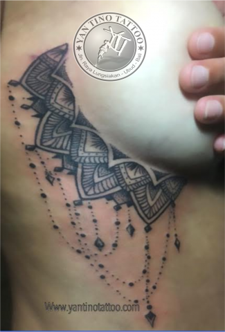 mandala-tattoo-out-line-tattooubud-hand-freehand-bali-studio-bali-distudio-ubud-bali-rib