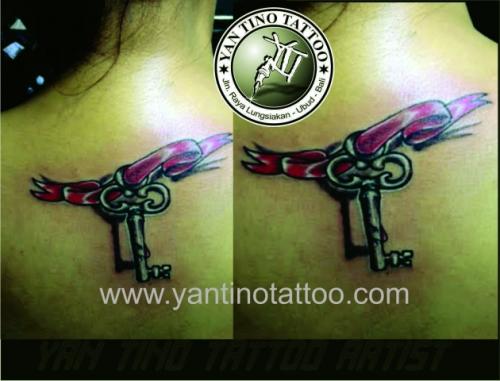 ribbon-key-pita-color-3d-realistic-tattoo-punggung-back-ubud-studio-best-kings (1)